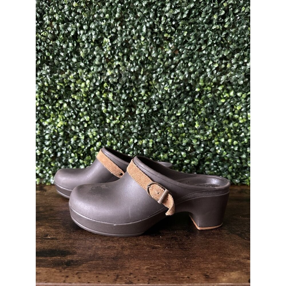Crocs Shoes Womens 7 Sarah Clog Mules Slip On Block Heels Comfort Brown Rubber